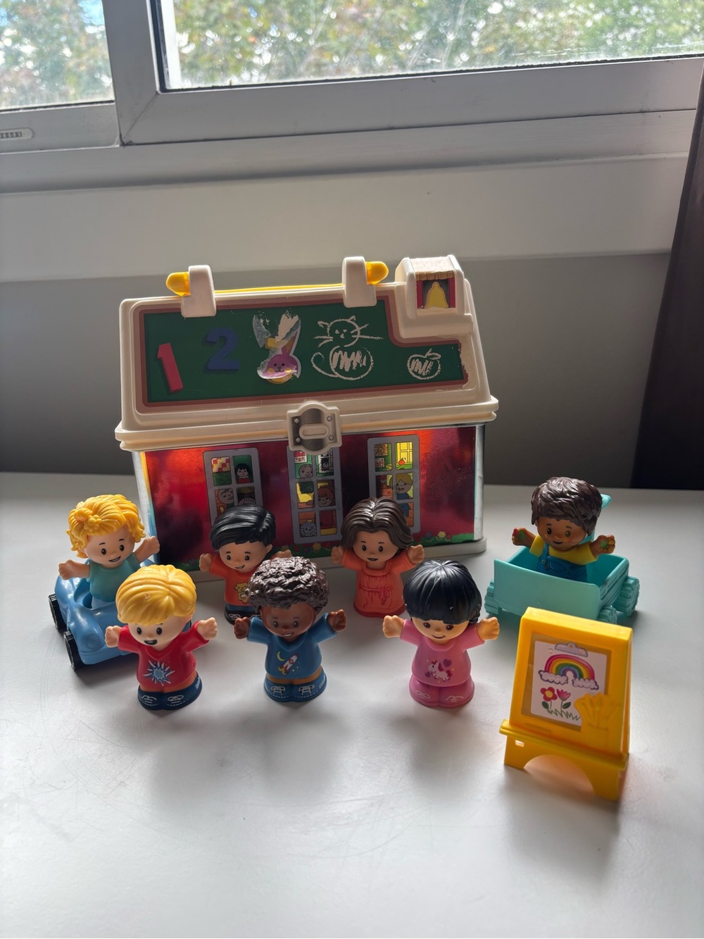 Fisher price little people school carrying case with figures and accessories